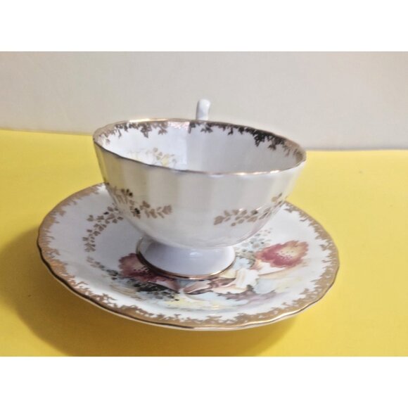 Vintage Aynsley Orchid Teacup and Saucer, Oban Shape with Flowers - Picture 5 of 15